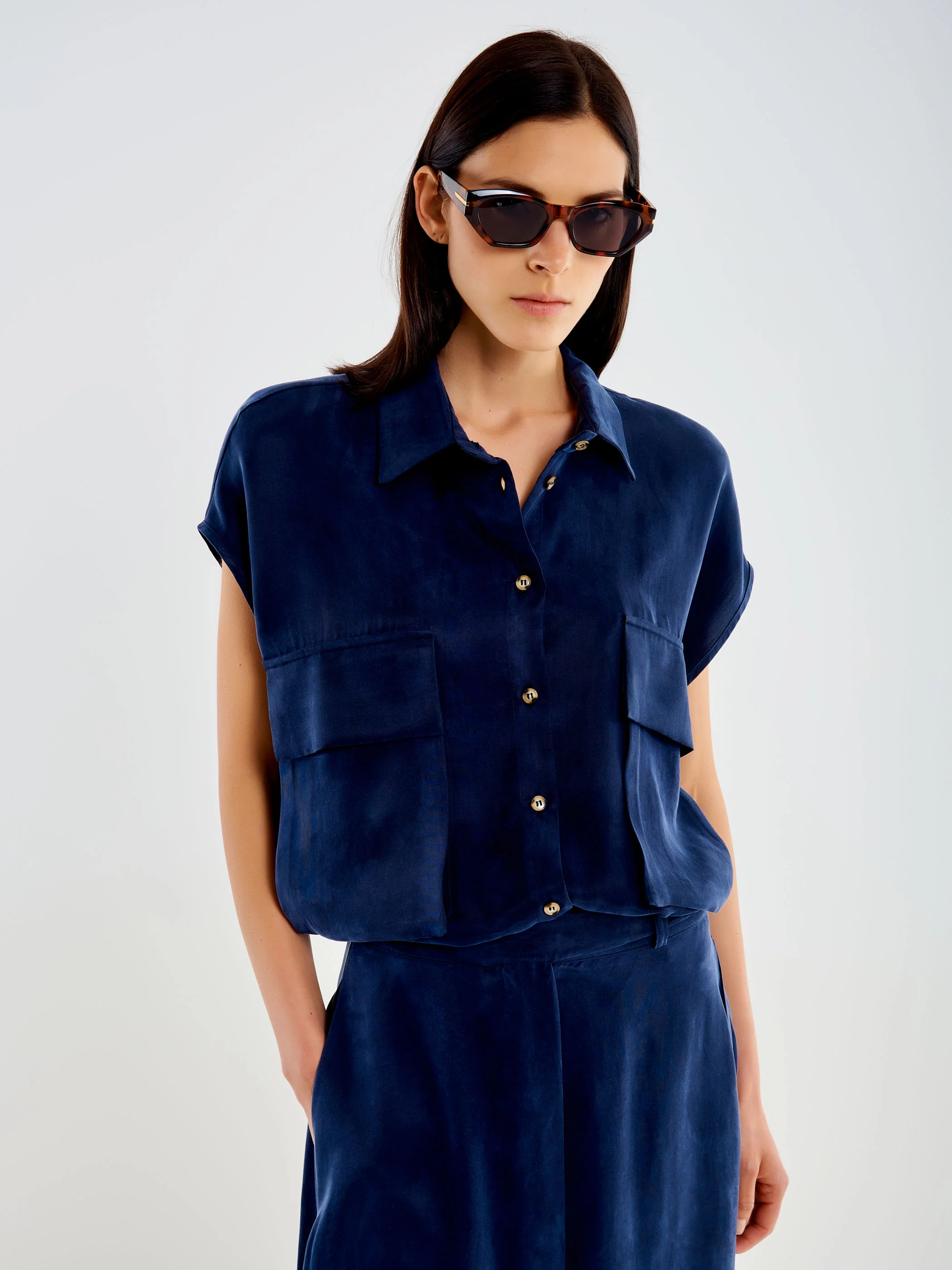 Camicia in Cupro con Tascone e Lacci